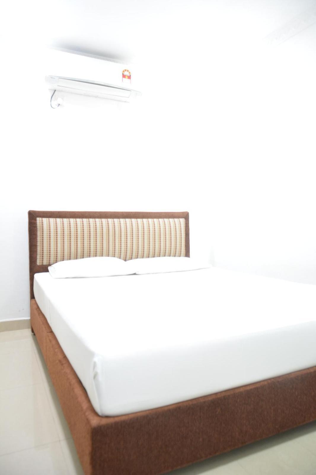 Saasha City Hotel Colombo Esterno foto