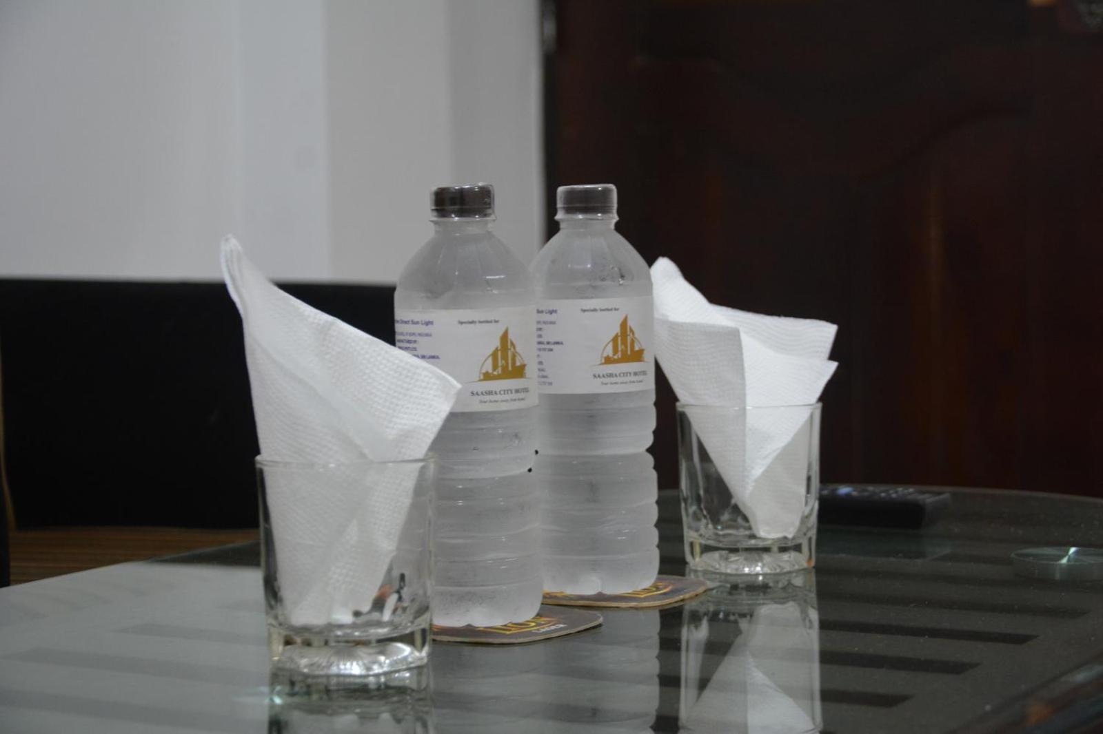 Saasha City Hotel Colombo Esterno foto