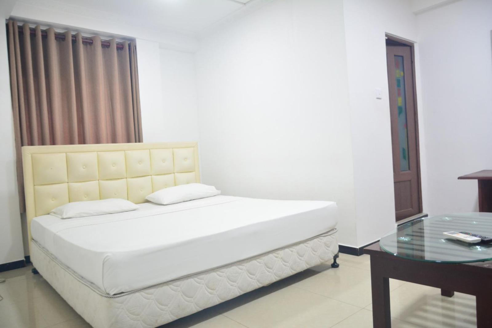 Saasha City Hotel Colombo Esterno foto