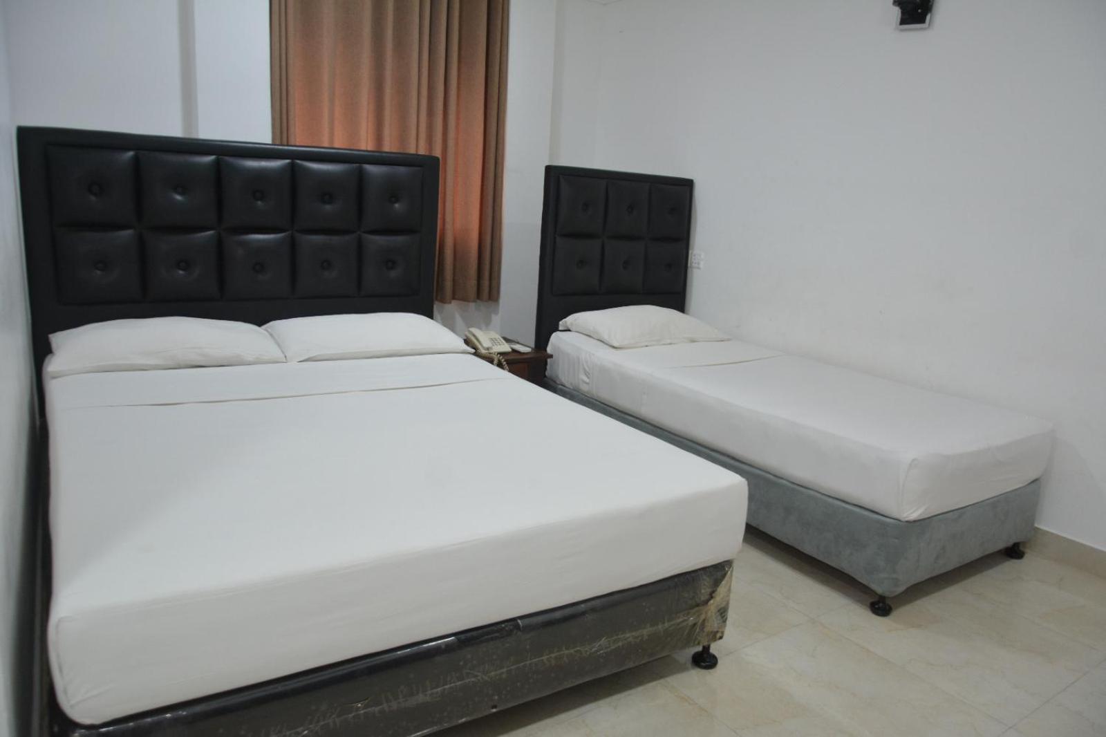 Saasha City Hotel Colombo Esterno foto