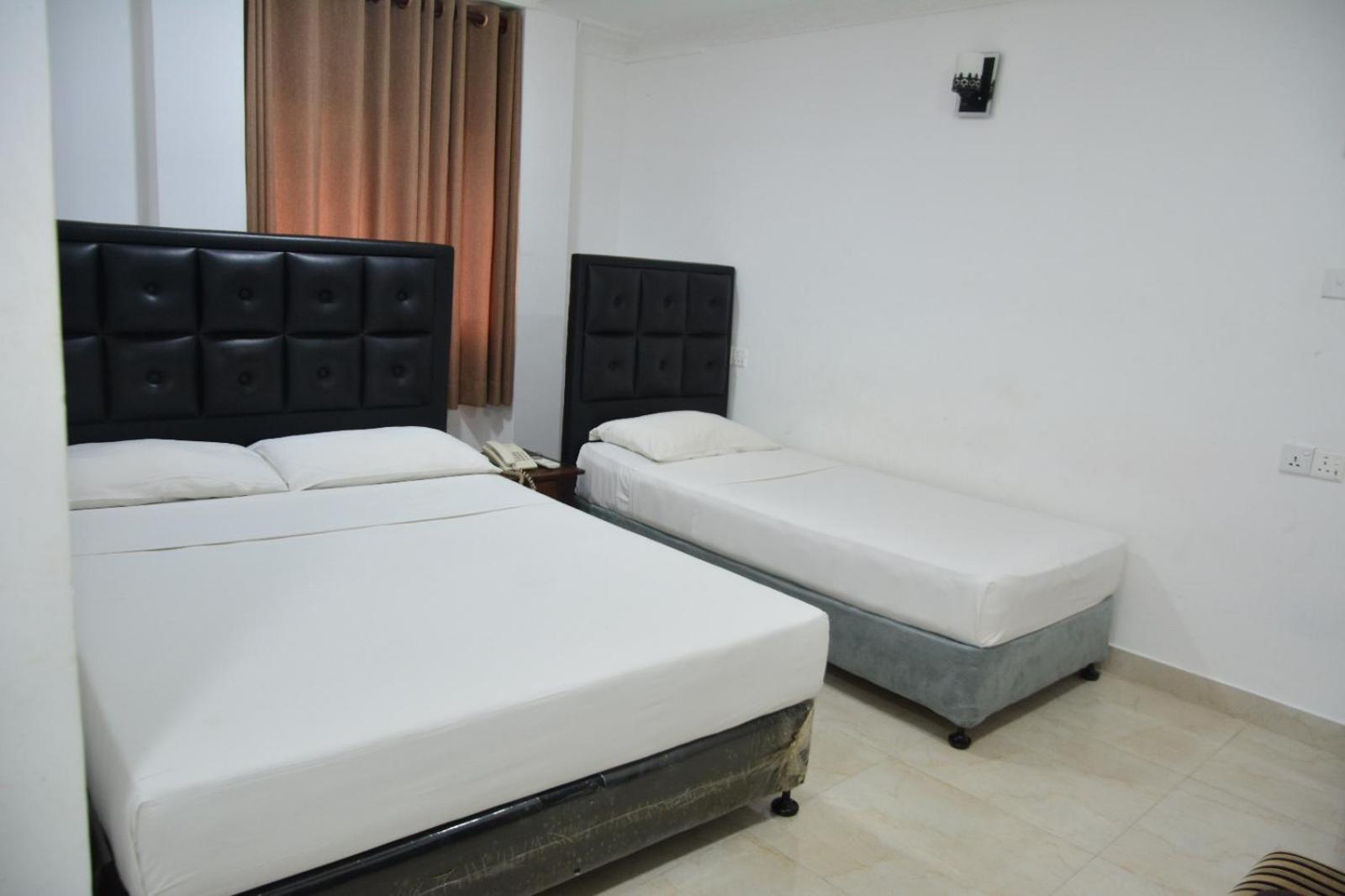 Saasha City Hotel Colombo Esterno foto