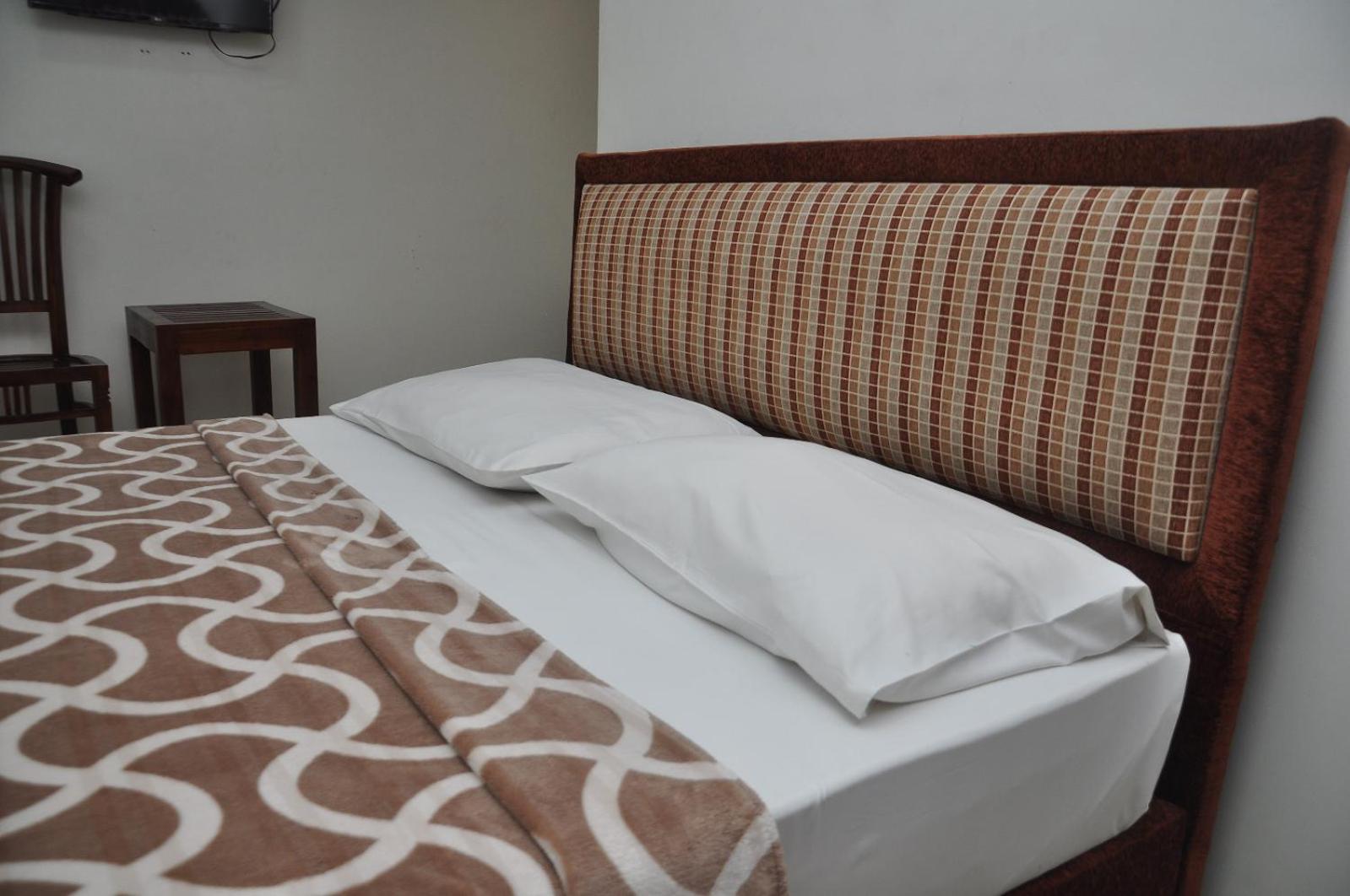 Saasha City Hotel Colombo Esterno foto