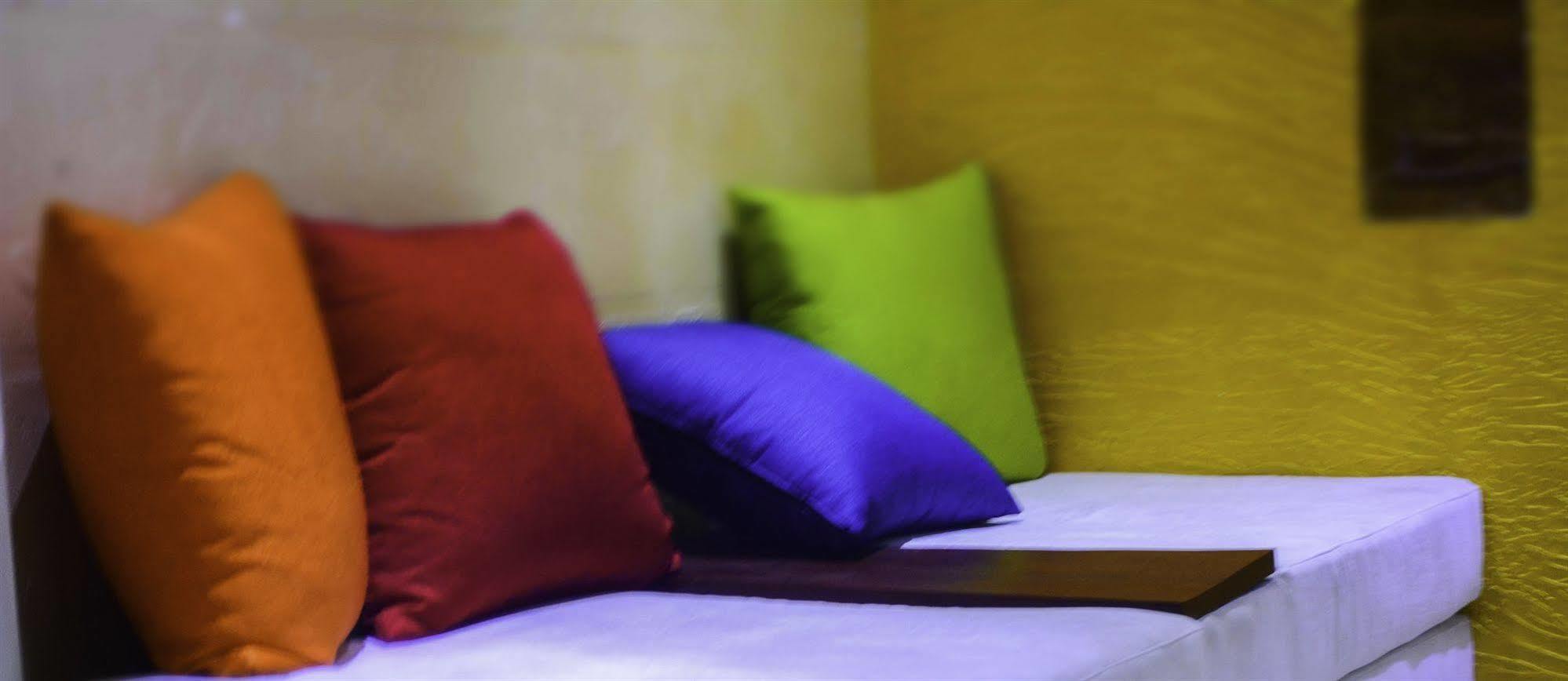Saasha City Hotel Colombo Esterno foto